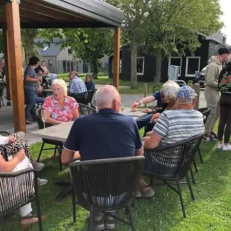 3a Op Recreatiepark De Wielen *